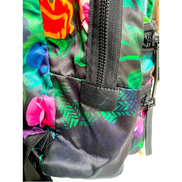 Marc by Marc Jacobs x I Am Not Like Other Girls Bundle - Picture 5 of 10